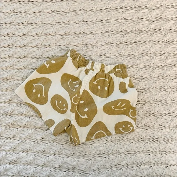 Bailey Rose smiley Shorts - Picture 2 of 4